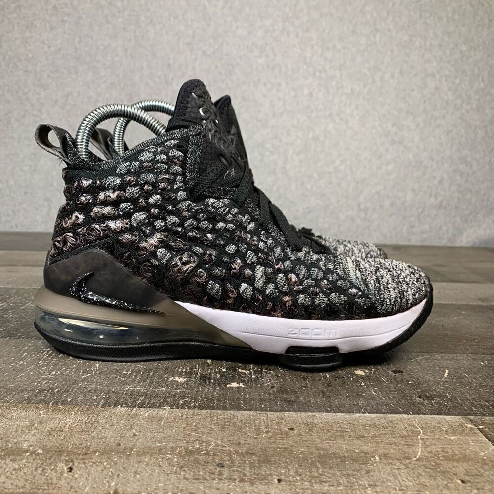 Nike Lebron 17 Big Kids Size 5Y BG In the Arena Mid Basketball Shoes Oreo